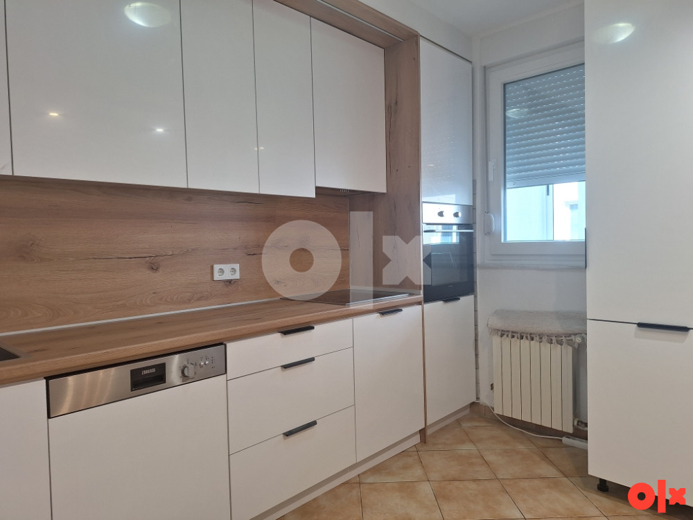 Trosoban stan Grbavica Kovačići 3