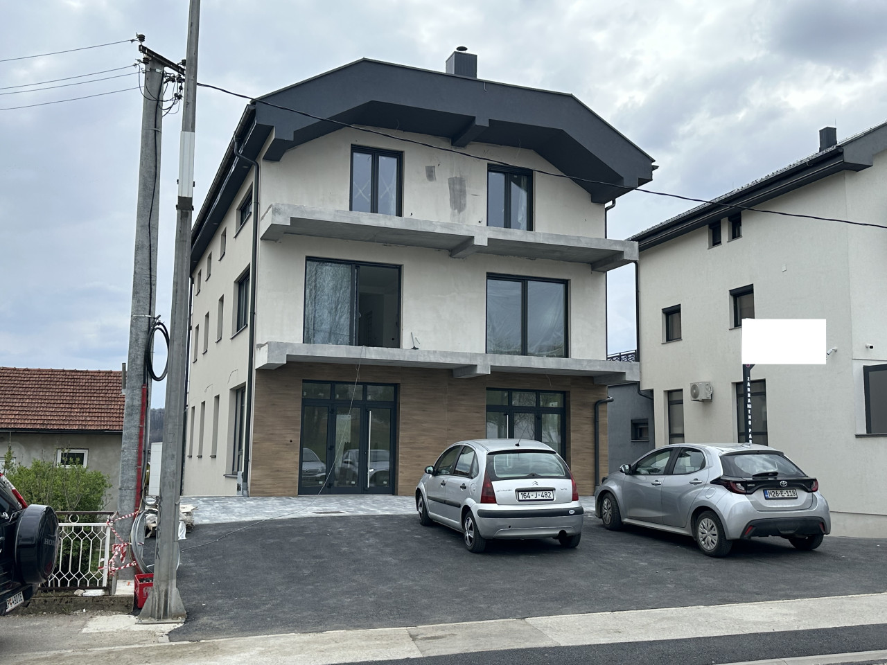 Poslovni prostor na frekventnoj lokaciji - 120 m2