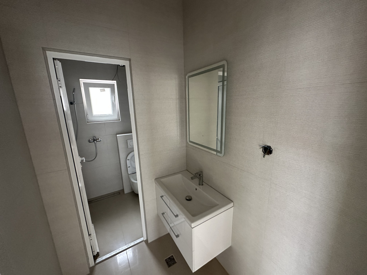 Poslovni prostor na frekventnoj lokaciji - 120 m2 18