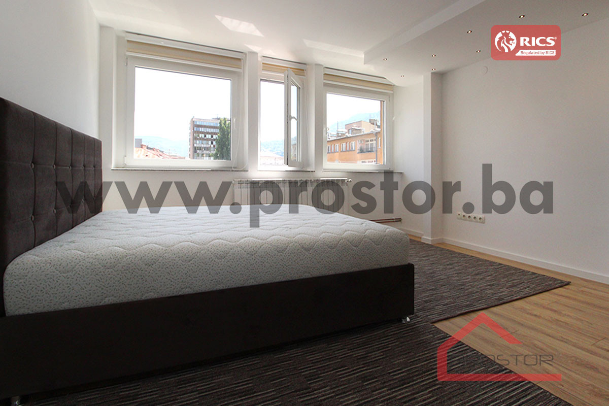PROSTOR izdaje: Dvosoban stan, Centar 10