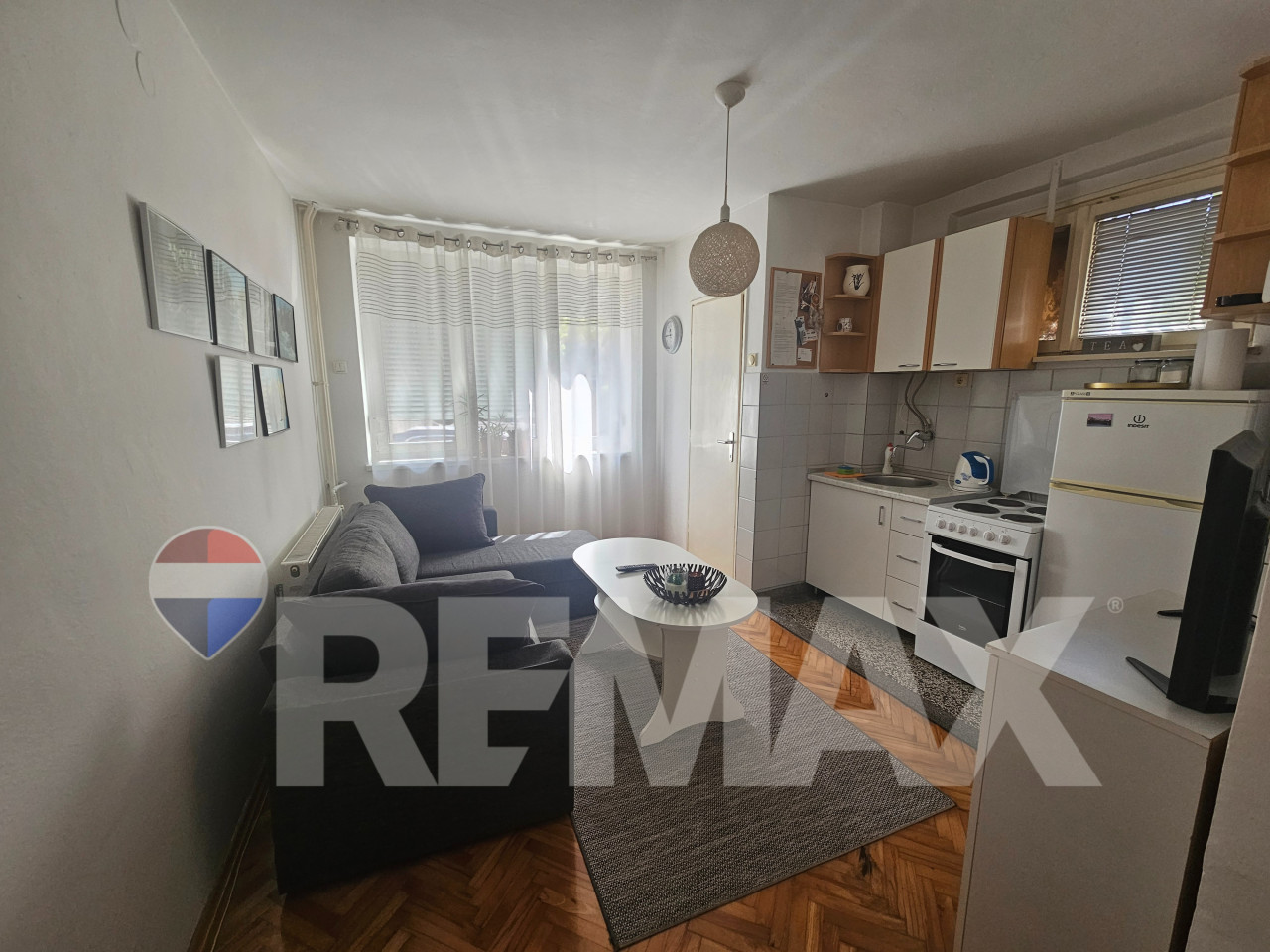 Namješten stan 40m2/ sa uključenim režijama/Centar/stan-na-dan 2