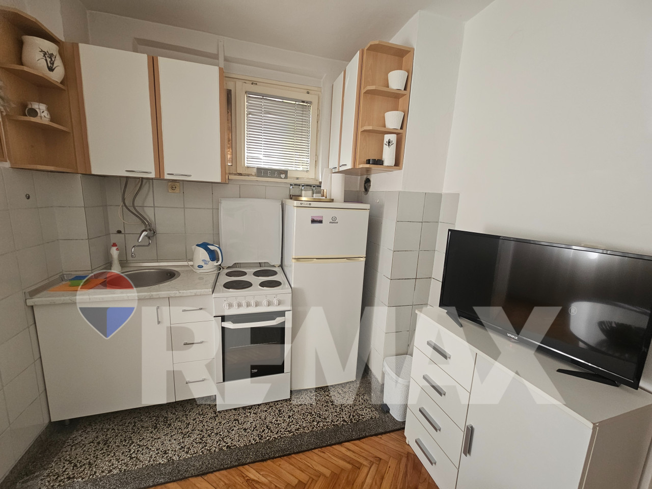 Namješten stan 40m2/ sa uključenim režijama/Centar/stan-na-dan 3