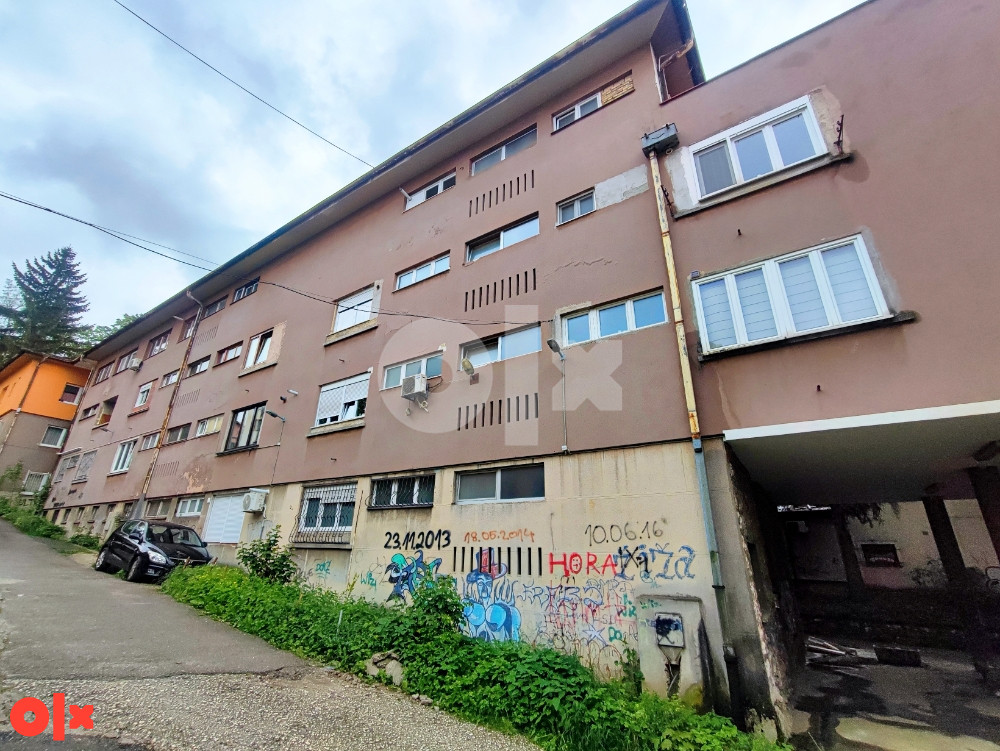 Centar-Mejtaš - Trosoban stan CCA 77 m2