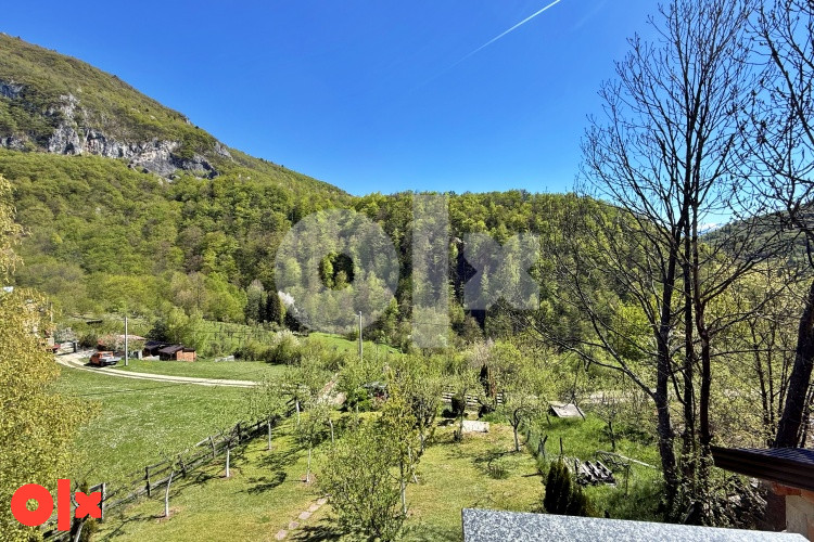Osunčana vikendica sa dvorištem, Nahorevo 9