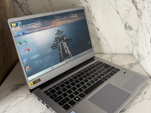 Laptop acer swift i3-8130u