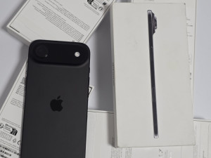 APPLE AIR 256GB Novo Koristen mjesec dana Garanc 1 Godina