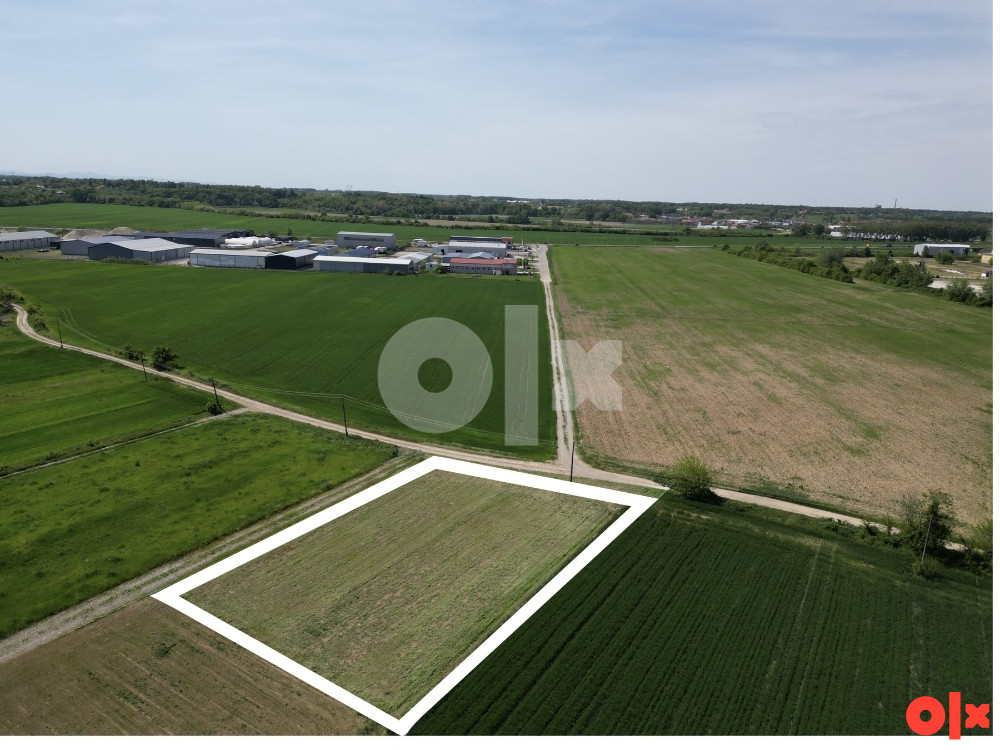 Plac pored poslovne zone br.3