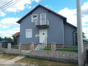Prodajem Kucu u Kaknju(Varda) sa namjestajem