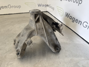 Nosac motora Audi A4 B8