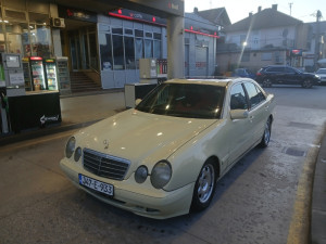 Mercedes-Benz E 220 2.2 CDI REG 12/26