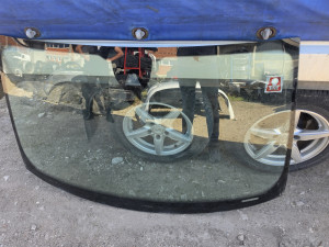 Šofer šajba sajba audi a4 b8.5 sa radarom senzor Trivan
