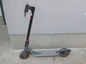 Romobil , brzina 30km/h/ domet 25km/ nosivost 120kg