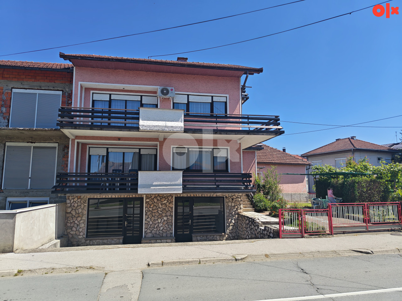 Kuća u strogom centru Kozarske Dubice - zvati na +385919352280 2