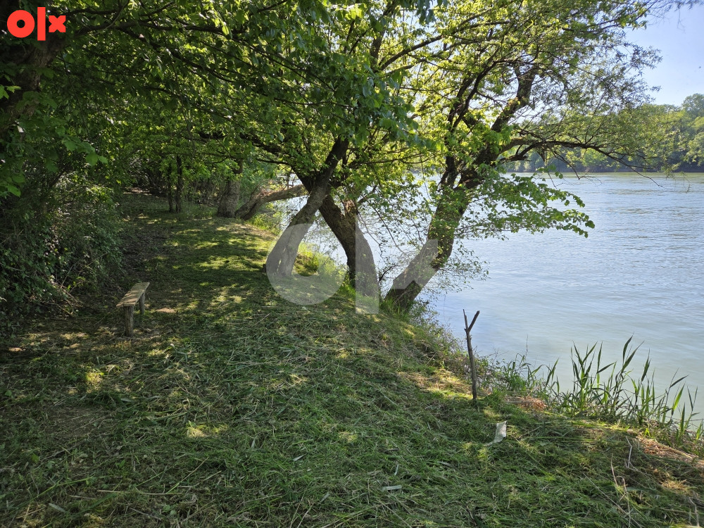 Zemljište uz / pored Save Vlaknica Srbac