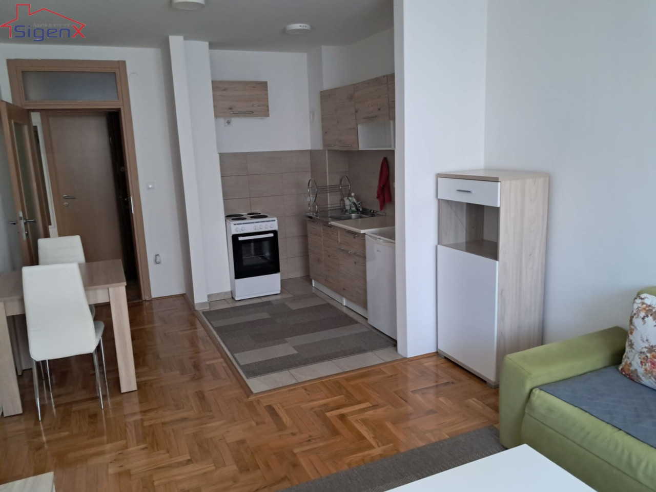 Sigenx izdaje stan/45m2/ Istočna Ilidža/Trg  Kralja Aleksandra 2