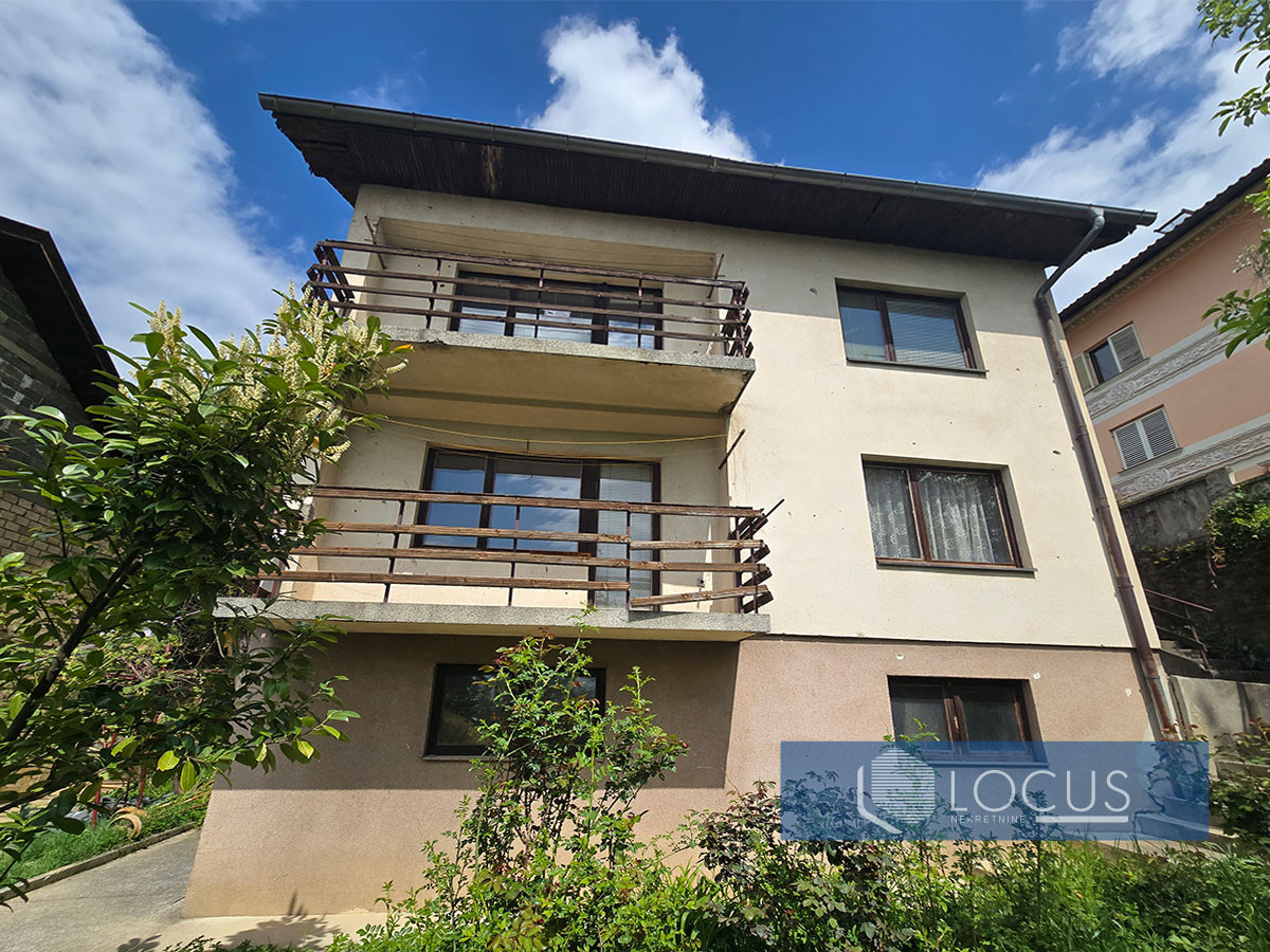 LOCUS: Dvije kuće na parceli 1.091m2, Pofalići 2