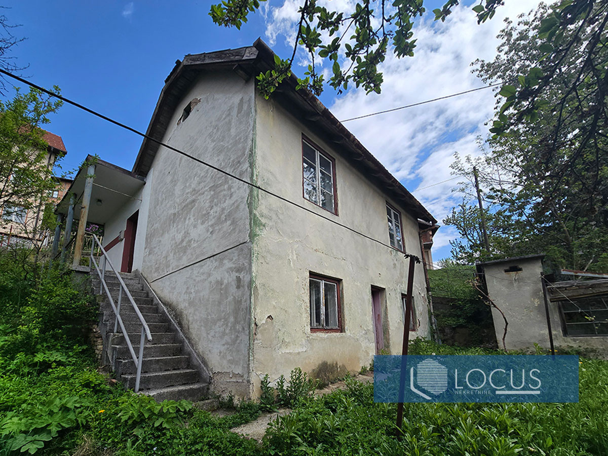 LOCUS: Dvije kuće na parceli 1.091m2, Pofalići photo 4