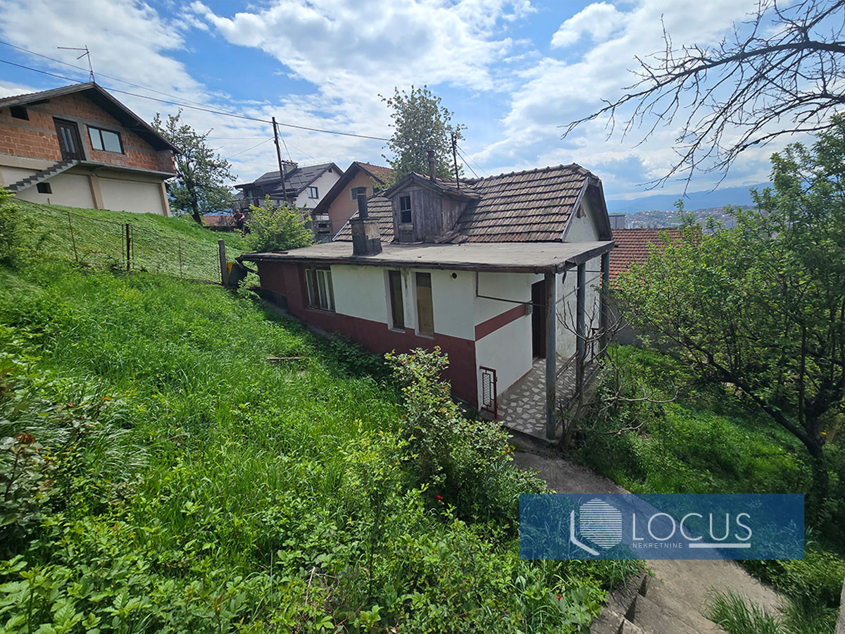 LOCUS: Dvije kuće na parceli 1.091m2, Pofalići 6