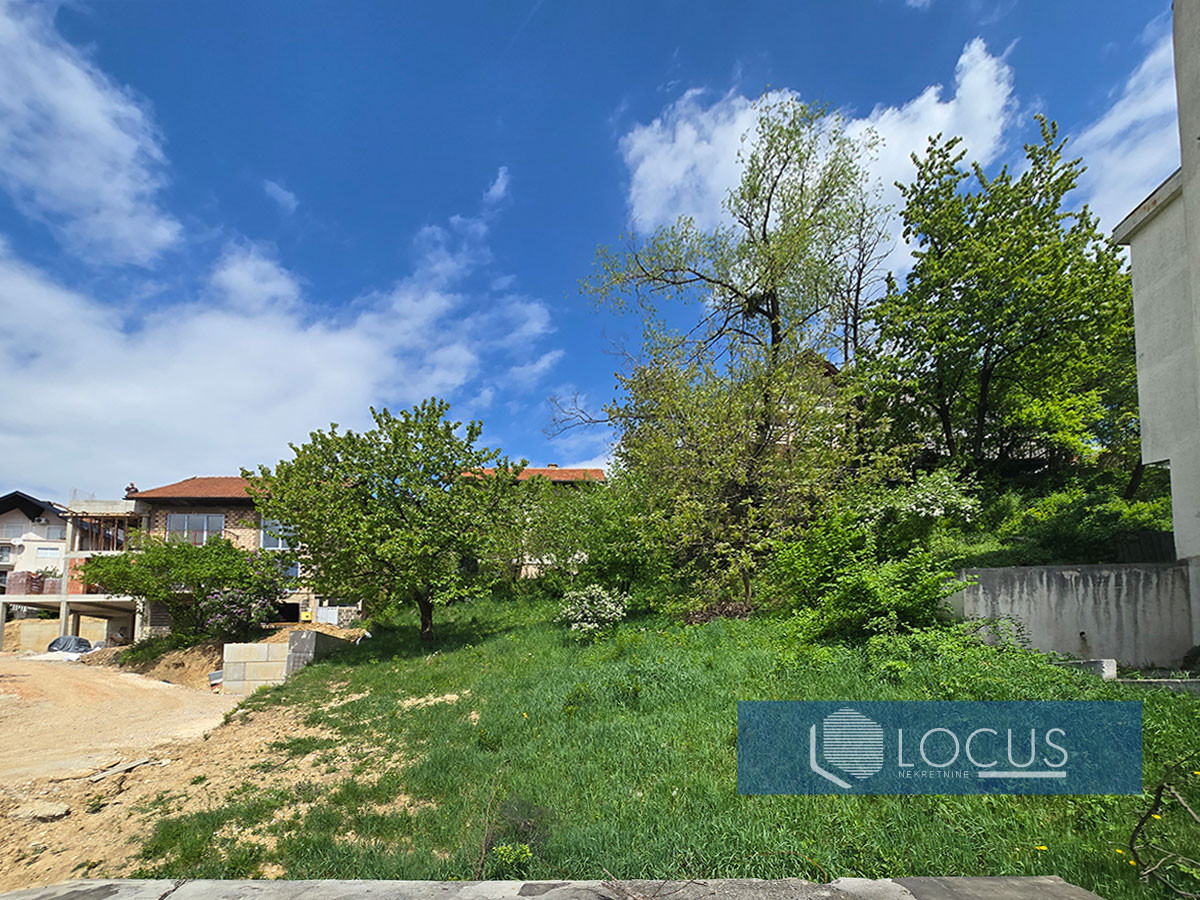 LOCUS: Dvije kuće na parceli 1.091m2, Pofalići 14