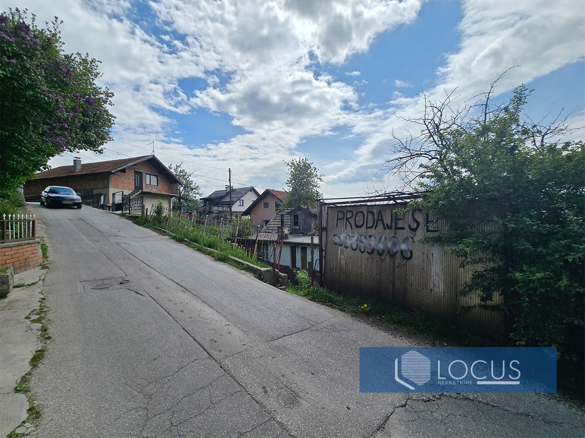 LOCUS: Dvije kuće na parceli 1.091m2, Pofalići 17