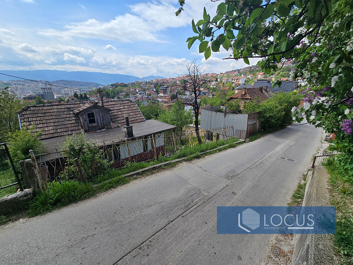 LOCUS: Dvije kuće na parceli 1.091m2, Pofalići 18