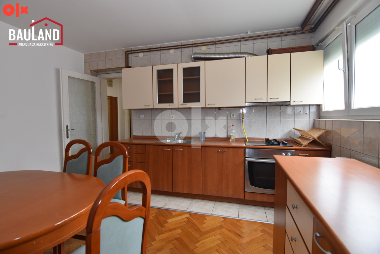 Trosoban stan, 77m2, visoko prizemlje / Mejtaš, Centar 7