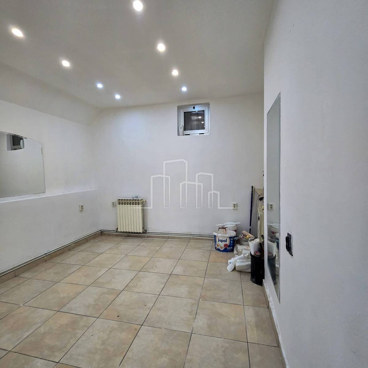 Poslovni Prostor 25m2 Hrasno Najam 4