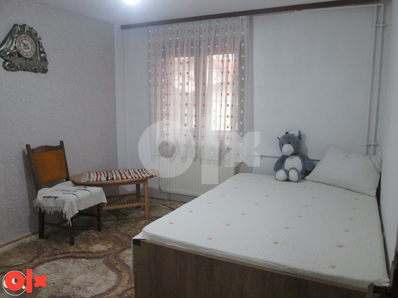 TROSOBAN STAN IZDAVANJE ZASEBAN SPRAT KUCE SA GARAZOM .061 300222 2