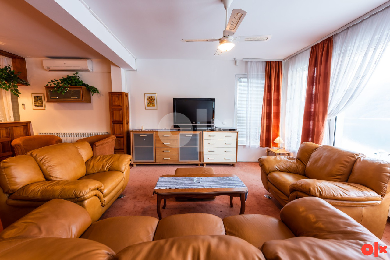 Vila Jablaničko jezero  350m2 14