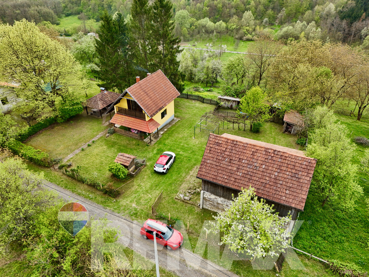 Imanje 48346m2, 2 kuće, prirodni ambijent, V.Dvorište/K.Dubica