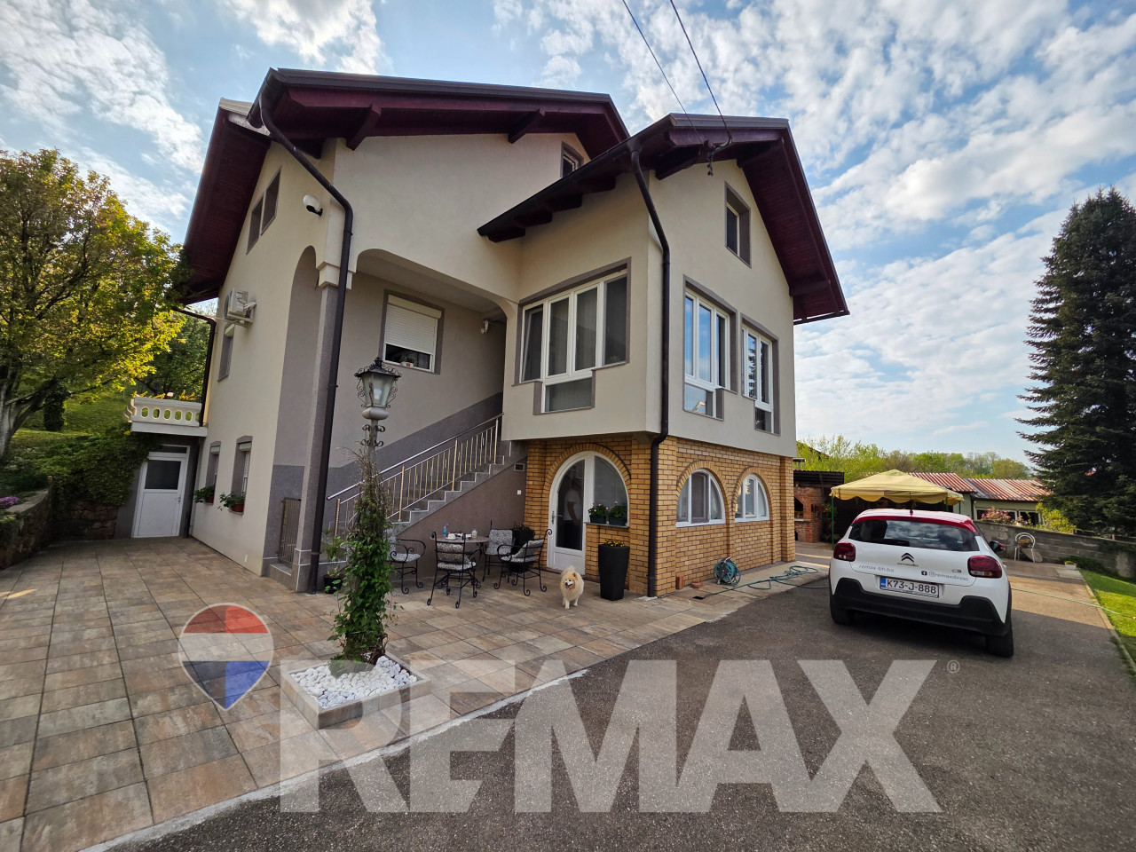 Predivna kuća 250m2,plac 2112m2,voćnjak,pecana,2 garaže,Debeljaci 4