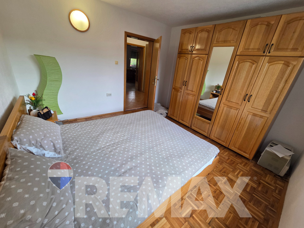 Predivna kuća 250m2,plac 2112m2,voćnjak,pecana,2 garaže,Debeljaci 13