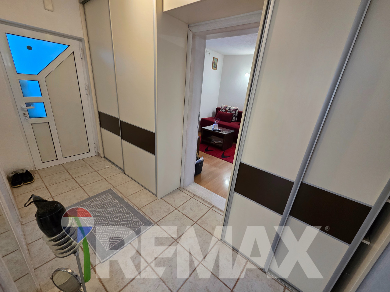 Predivna kuća 250m2,plac 2112m2,voćnjak,pecana,2 garaže,Debeljaci 18