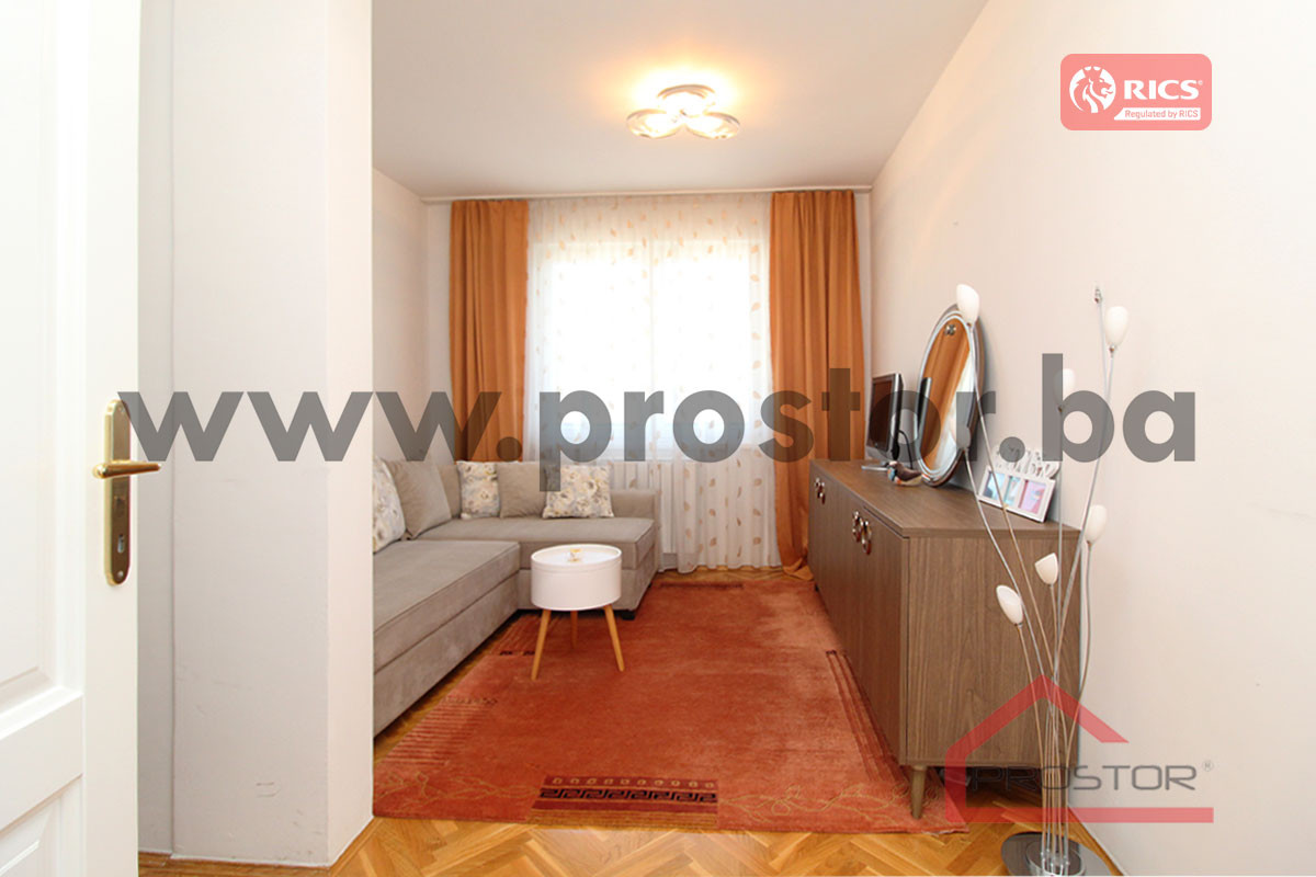 PROSTOR prodaje: Petosoban penthouse sa garažom, Stup 9