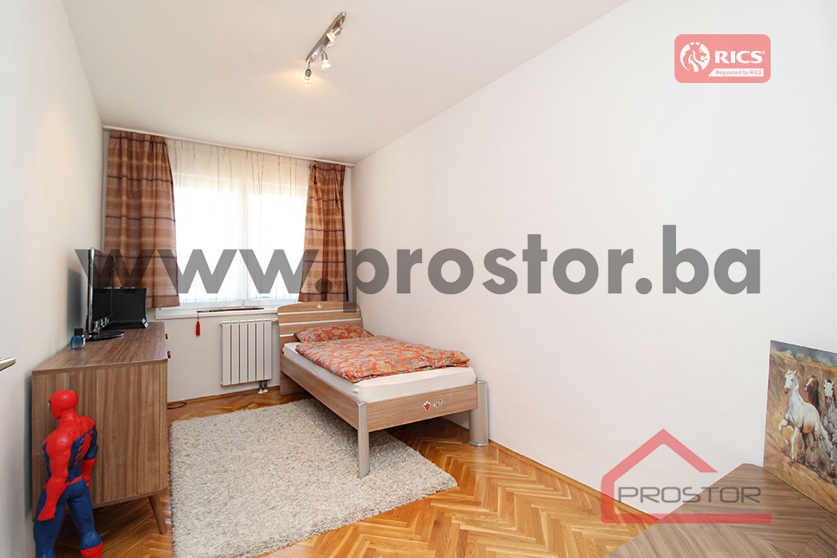 PROSTOR prodaje: Petosoban penthouse sa garažom, Stup 11