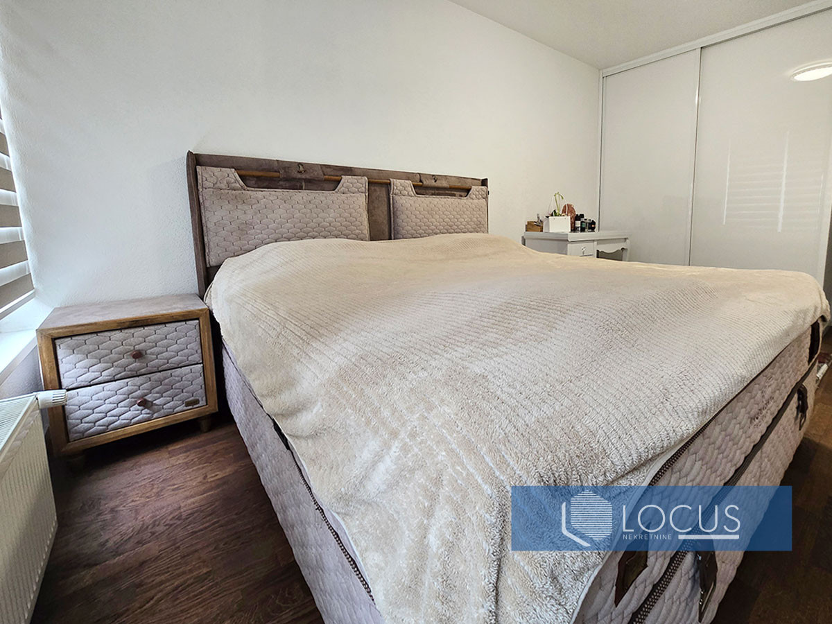LOCUS: Namješten trosoban stan i garaža, Bulevar 8