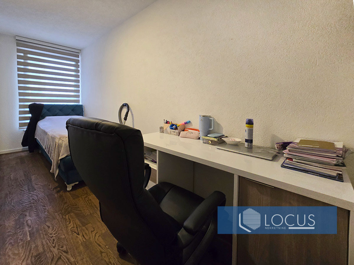 LOCUS: Namješten trosoban stan i garaža, Bulevar 9