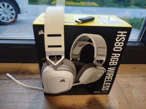 Corsair HS80 RGB Wireless Vrhunske gaming slušalice