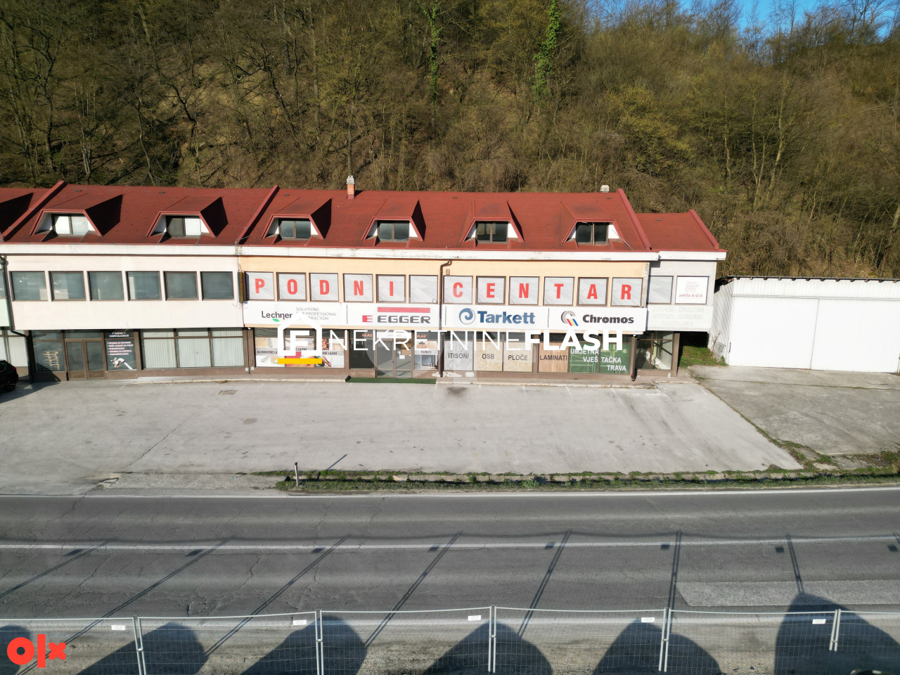FLASH: Poslovni objekat - BUSOVAČA - Kaonik 3