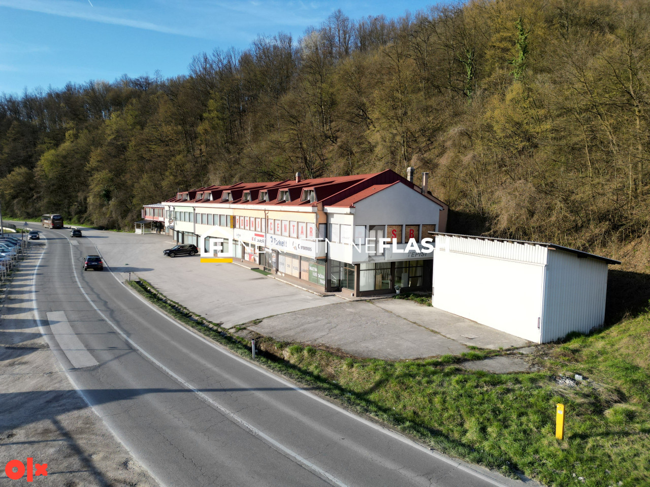FLASH: Poslovni objekat - BUSOVAČA - Kaonik 4