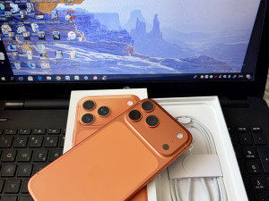 IPHONE 17 PRO MAX 256GB EU MODEL ORANGE GARANCIJA 99% BAT
