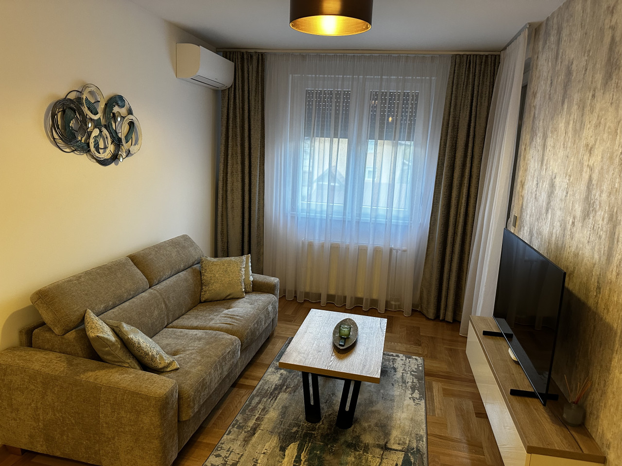 Dvosoban luksuzan stan sa garažom - 40 m2 2