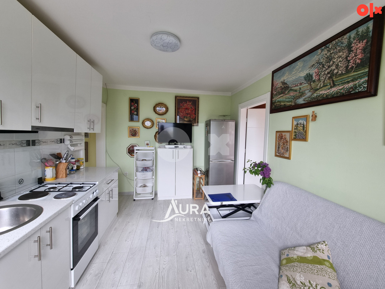 AURA/ Renoviran i namješten stan / Pofalići 11