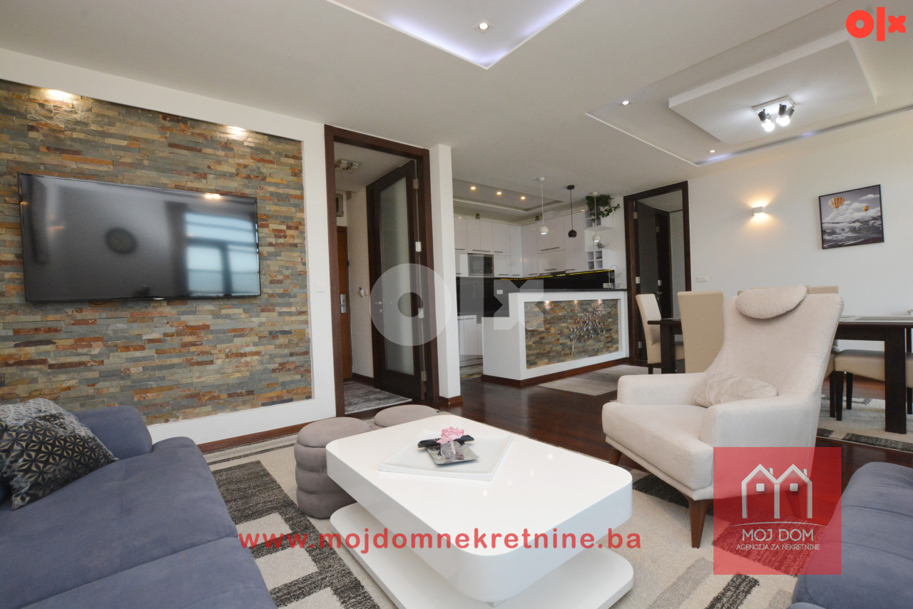 Moderan četverosoban stan 125m2 u Bosmalu 8