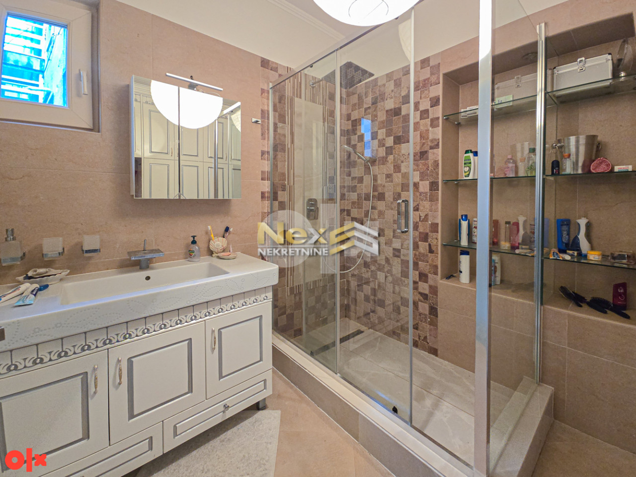 Salonski stan u centru Sarajeva 154m2 16