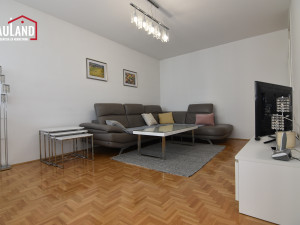Četverosoban renoviran stan, 82m2 / Socijalno, Novo Sarajevo