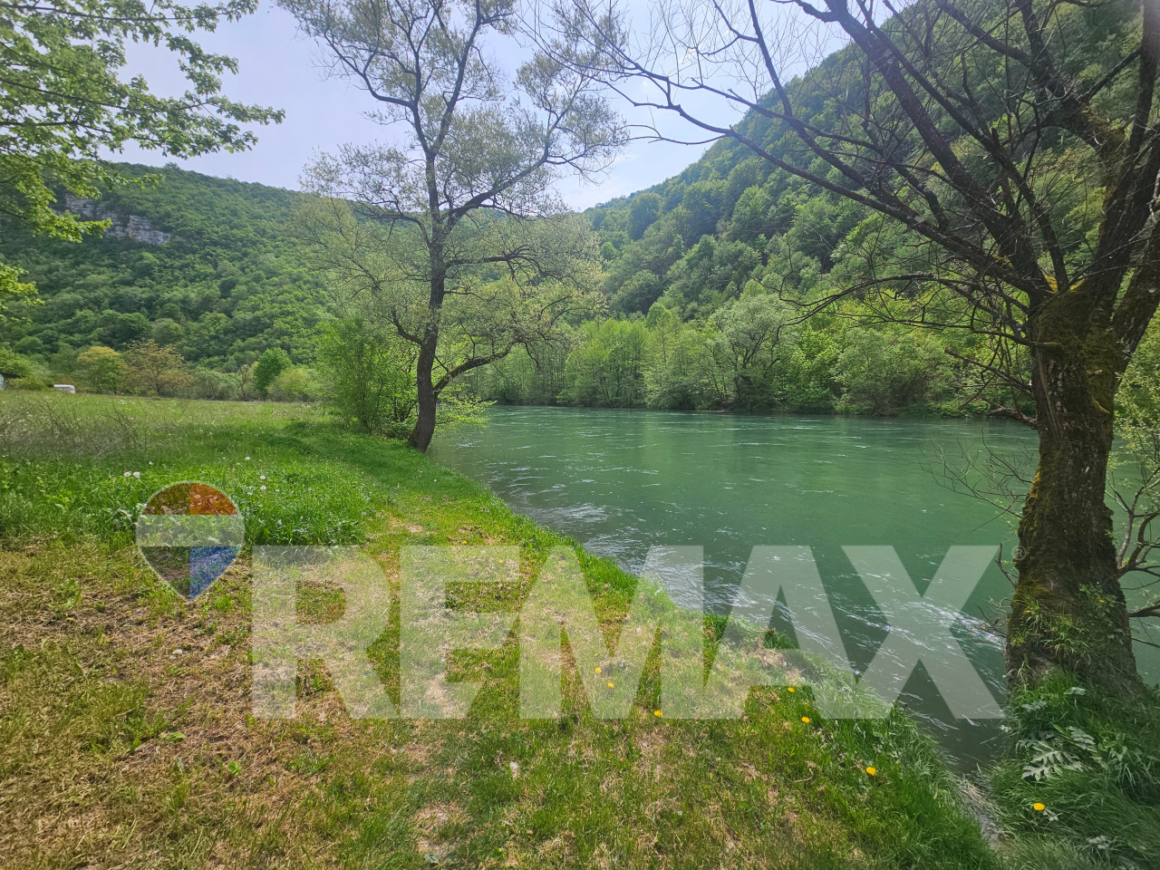 Parcela 1064m2 uz obalu Vrbasa/ Karanovac 2