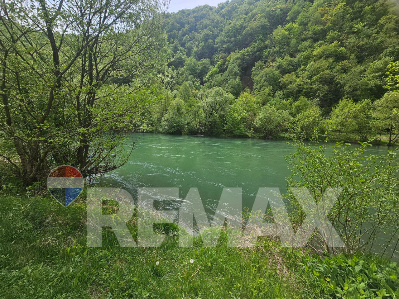 Parcela 1064m2 uz obalu Vrbasa/ Karanovac 3