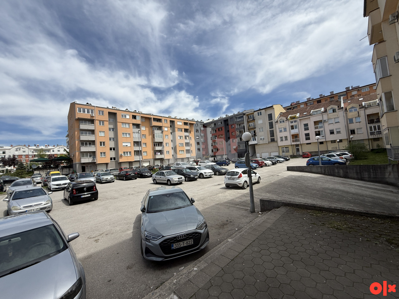 Dvostrano orijentisan trosoban stan Istocno Sarajevo Spasovdanska 5