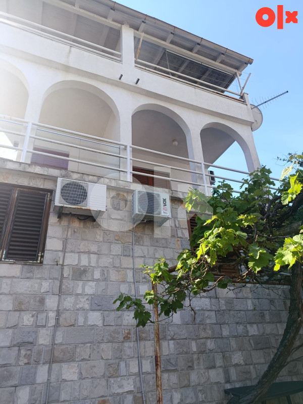 Apartman u Neumu 33m2 + basta 28m2, parking,useljiv 2
